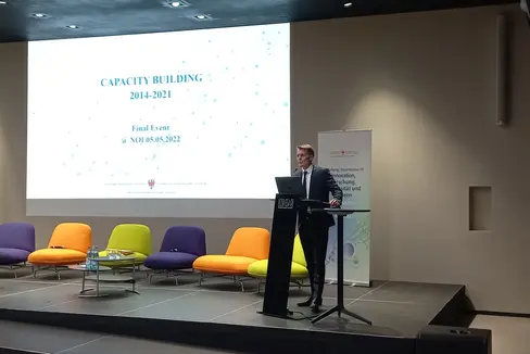 Il direttore di Dipartimento e Ceo di NOI Spa Ulrich Stofner nel corso del suo intervento (Foto: LPA)