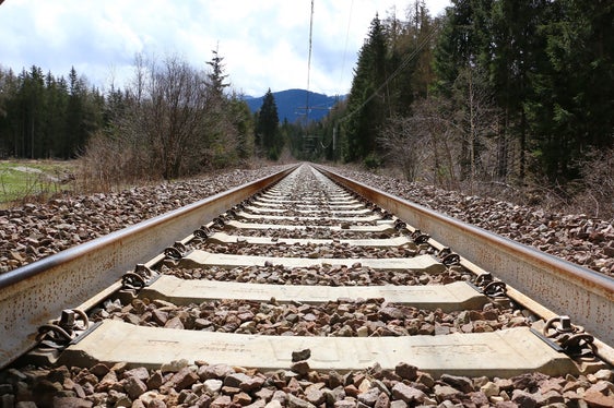 Con la costruzione della nuova variante ferroviaria della Val di Riga, nei prossimi anni la Val Pusteria sarà collegata direttamente alla linea ferroviaria del Brennero. (Foto: USP/Ingo Dejaco)