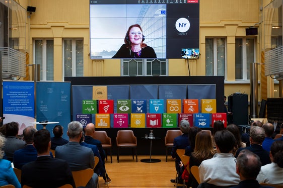 Adina Manuela Relicovschi, Principal Advisor Sustainable Finance presso la European Investment Bank (EIB), ha presentato il bilancio di sostenibilità e il cammino intrapreso dalla UE. (Foto: ASP/Fabio Brucculeri)