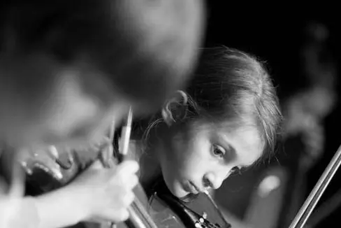 Giuliano Tonini presenterà il volume “La musica siamo noi”. Alla scuola Vivaldi di Bolzano la presentazione del saggio destinato a chiunque senta l’importanza della musica nella propria vita. (Foto: ASP)