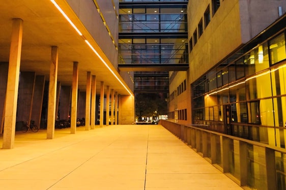 Die Landesberufsschule Handwerk und Industrie in Bozen (Foto: LPA)