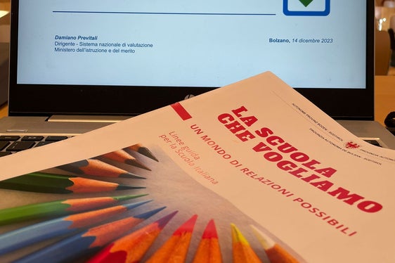 Le Scuole secondarie del primo e del secondo ciclo dovranno implementare i moduli di orientamento formativo per gli studenti, sia curriculari che extra curriculari, di almeno 30 ore all'anno (Foto: ASP/Direzione Istruzione e Formazione italiana)