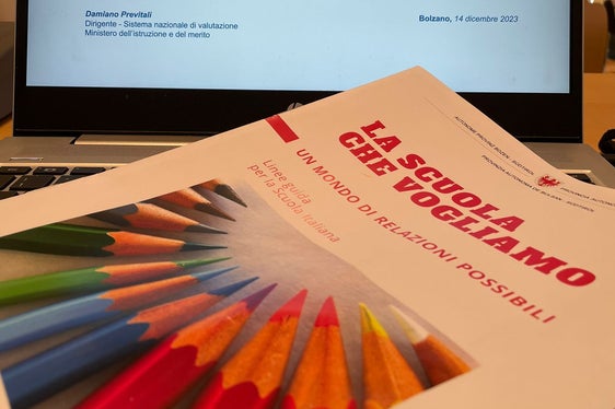 Le Scuole secondarie del primo e del secondo ciclo dovranno implementare i moduli di orientamento formativo per gli studenti, sia curriculari che extra curriculari, di almeno 30 ore all'anno (Foto: ASP/Direzione Istruzione e Formazione italiana)