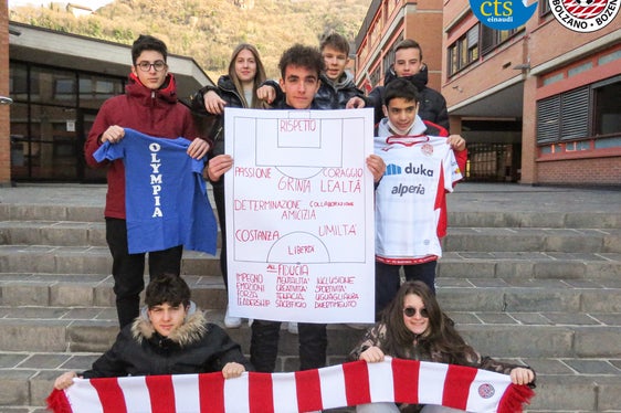 Werte und ethisches Verhalten standen im Mittelpunkt des Projekts I Semi dell’Etica, bei dem sich Schüler der LBS Einaudi und der FC Südtirol beteiligen. (Foto: LPA/LBS Einaudi)