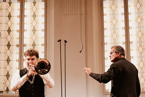 In occasione del concerto dei premiati di domenica 19 ottobre, Jonas Taschler ha eseguito il Concerto per trombone di Nino Rota con l'Orchestra Sinfonica di Vienna sotto la direzione di Martin Kerschbaum nella Sala Mozart della Konzerthaus di Vienna. (Foto: USP/Orchestra Sinfonica di Vienna WSY/Amar Mehmedinovic)