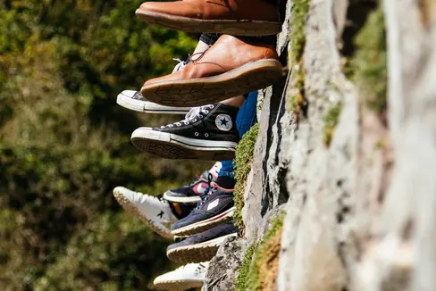 90 Prozent der Jugendlichen Südtirols, Tirols und des Trentino sehen ihrer Zukunft positiv entgegen. Das ergab die Studie Lebenswelten junger Menschen in der Europaregion mit über 6300 Befragten, die in Innsbruck vorgestellt worden ist. (Foto: Unsplash)