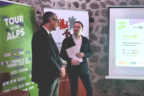 Der Rittner Bürgermeister Paul Lintner und David Evangelista gestern Abend im Waaghaus in Bozen (Foto: Euregio/Armin Gluderer)