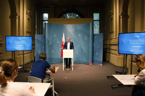 Die heutige Pressekonferenz, bei der der Landeshauptmann über die wichtigsten Entscheidungen der Landesregierung informiert hat. (Foto: LPA/Laura Hofer)