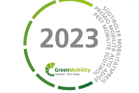 Der Südtiroler Mobilitätspreis wird für Projekte vergeben, die die nachhaltige Mobilität in herausragender und beispielhafter Weise unterstützen.