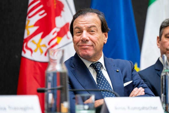 Tra i punti centrali della riforma fiscale, un nuovo rapporto tra fisco e contribuente. L’obiettivo è ascoltare e comprendere le esigenze di cittadini e imprese, promuovendo il dialogo e prevenendo il contenzioso. Con la nuova Direzione regionale sarà possibile rafforzare ulteriormente questo percorso”, ha detto il viceministro Maurizio Leo. (Foto: USP/Fabio Brucculeri)