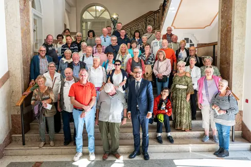Landeshauptmann Arno Kompatscher hat eine Delegation des Vereins L.O.V.O.S. aus der deutschsprachigen Gemeinschaft Belgiens in Bozen empfangen. Gespräche über Minderheitenschutz, Sprachenvielfalt und Autonomie vertiefen die langjährige Verbindung zwischen Ostbelgien und Südtirol. (Foto: LPA/Fabio Brucculeri)