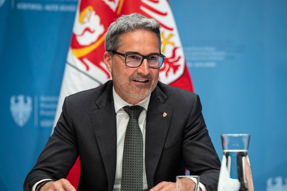Die Verabschiedung der Reform sei nicht das Ende, sondern vielmehr der Beginn oder die Fortführung der Arbeiten, sagte Landeshauptmann Arno Kompatscher. (Foto: LPA/Fabio Brucculeri)