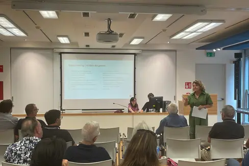 Im Austausch mit den Vertretungen der Lebensmitteltafeln sicherte Soziallandesrätin Rosmarie Pamer, selbst Vizepräsidentin der Pseirer Tafel, die Unterstützung von Landesseite zu. (Foto: LPA/Ressort Sozialer Zusammenhalt, Familie, Senioren, Genossenschaften und Ehrenamt)