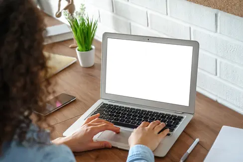 Rund 1000 Lehrpersonen haben über die Online-Stellenwahl 2023/2024 eine Stelle erhalten. (Foto: Shutterstock)