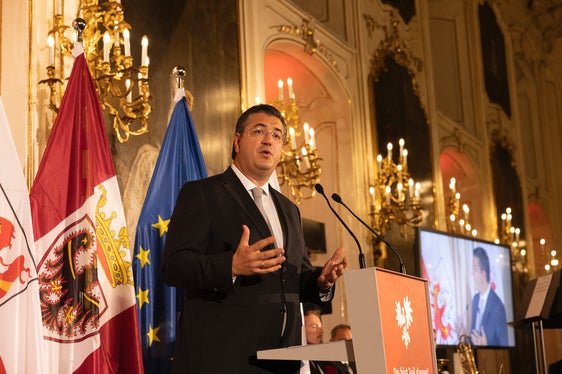 AdR-Präsident Tzitzikostas: Grenzübergreifende Zusammenarbeit baut Brücken in konkreten Lebensbereichen. (Foto: Land Tirol/Sedlak)