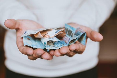 In welcher Form der Strombonus kommen wird, soll gemeinsam mit dem Landtag entschieden werden. (Foto: Unsplash/Christian Dubovan)