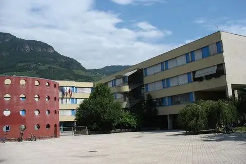 Alle scuole Archimede di Bolzano ultimo giorno di lezioni anticipato al 14 giugno. (Foto:ASP)
