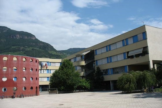 Alle scuole Archimede di Bolzano ultimo giorno di lezioni anticipato al 14 giugno. (Foto:ASP)