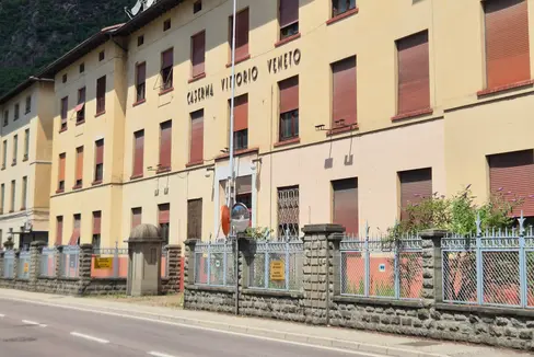 Für die Vittorio-Veneto-Kaserne in Bozen haben vor Kurzem Aufwertungs- und Umgestaltungsarbeiten im östlichen Teil des Areals begonnen. (Foto: LPA/Gianluca Crocco)
