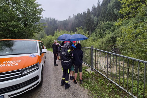 Welche Sperren gibt es? Was bewirken sie? Blick auf die Seilsperre in der Rienz. (Foto: LPA/Landeswarnzentrum in der Agentur für Bevölkerungsschutz/Ilaria Folie)