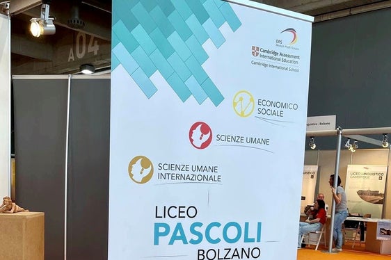 Die Schüler der dreisprachigen Fachrichtung des Pascoli-Gymnasiums in Bozen erhalten ein Maturadiplom, das in Deutschland anerkannt ist und welches den direkten Zugang zu den Universitäten in Deutschland ermöglicht. (Foto: LPA/Pascoli-Gymnasium)