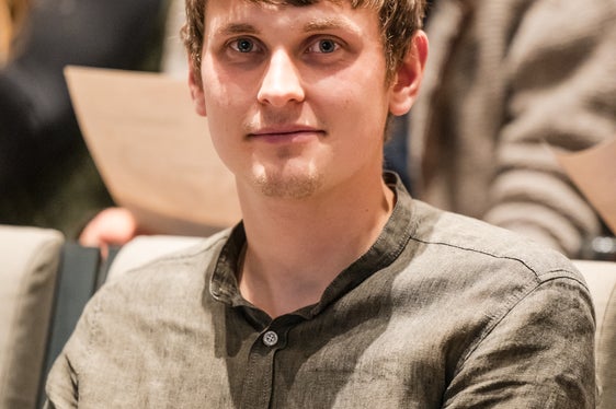 Felice di aver superato l'esame di caccia: il giovane cacciatore Hannes Huebser di Campo di Trens. (Foto: USP/Bernhard Aichner)