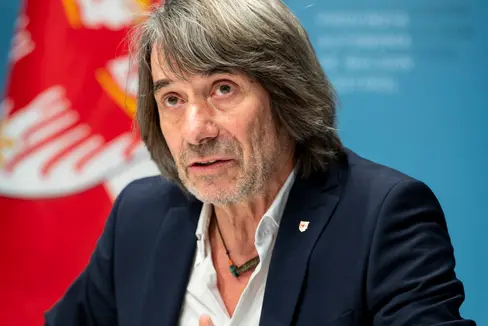 Gesundheitslandesrat Hubert Messner reagiert auf die Studie des Gesundheitsministeriums, in der die Einhaltung der LEA (Livelli Essenziali di Assistenza – Wesentliche Betreuungsstandards WBS) in der Gesundheitsversorgung anhand verschiedener Indikatoren bewertet wurde. (Foto: LPA/Fabio Brucculeri)