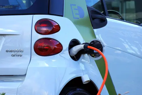 Nel 2022 l'amministrazione provinciale ha concesso, per l'acquisto di 956 veicoli elettrici, un contributo fino a 2.000 euro ciascuno (Foto: Pexels)