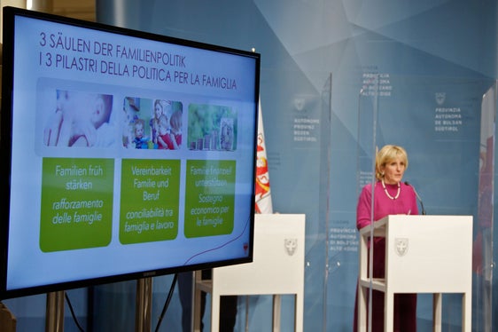 Stiamo ulteriormente sviluppando la nostra offerta nel campo dell'assistenza estiva, ha sottolineato l'assessora Deeg. (Foto: ASP/Greta Stuefer)