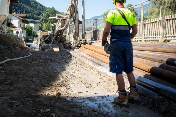 Mit zahlreichen Schutzbauten trägt die Wildbachverbauung wesentlich dazu bei, dass Naturereignisse ohne verheerende Folgen ablaufen. (Foto: LPA/Fabio Brucculeri)