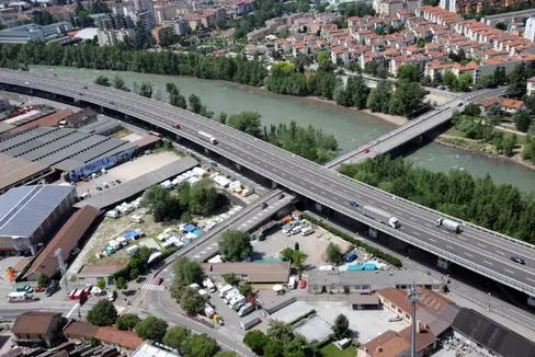 Der Bozner Urban Pass Bolzano sieht eine Gratis-Nutzung der Brennerautobahn im Abschnitt Bozen Nord-Bozen Süd an Werktagen in zwei Zeitabschnitten vor. Die Landesregierung hat dem Abkommen mit der Brennerautobahn AG zugestimmt. (Foto: LPA)