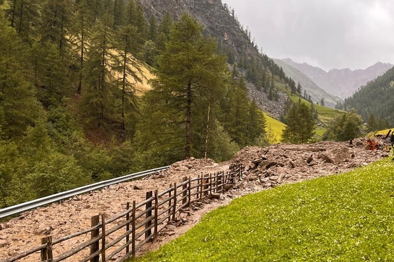 Murgang im Schafstallbach (Infangbach), einem orografisch linken Zubringer des Pfossentalbachs, am Nachmittag des Sonntags, 28. Juni. (Foto: LPA/Amt für Wildbach- und Lawinenverbauung West in der Agentur für Bevölkerungsschutz)