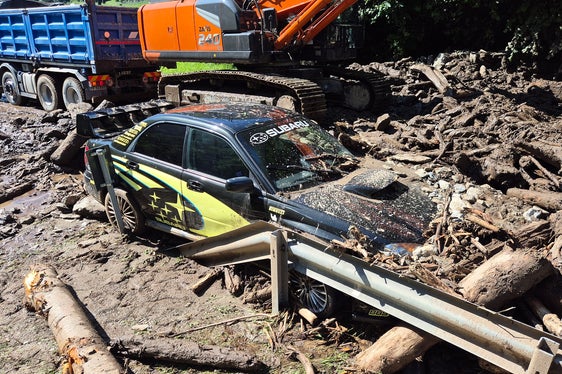 Dopo la colata detritica nel rio di Rattisio vecchio in Val Senales, in cui è rimasta sepolta un'auto, l'Area funzionale Bacini montani ha iniziato i lavori di bonifica il 7 luglio. (Foto: Ufficio Sistemazione bacini montani ovest dell'Agenzia per la Protezione civile/Martin Eschgfäller)