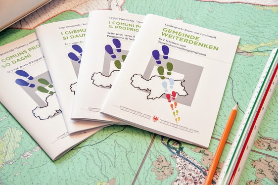 Das Gemeindeentwicklungsprogramm ist das Instrument für die nachhaltige Entwicklung der Südtiroler Gemeinden. Viele von ihnen sind mit der Ausarbeitung gestartet, Bürgerbeteiligung ist dabei eines der obersten Ziele. (Foto: LPA/Peter Daldos)