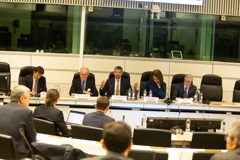 L'assessore alla mobilità, Daniel Alfreider, nel corso del suo intervento all'incontro di Bruxelles (Foto: Demi Alvarez)