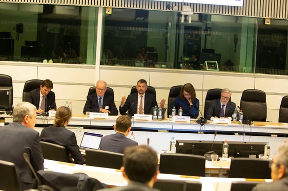L'assessore alla mobilità, Daniel Alfreider, nel corso del suo intervento all'incontro di Bruxelles (Foto: Demi Alvarez)