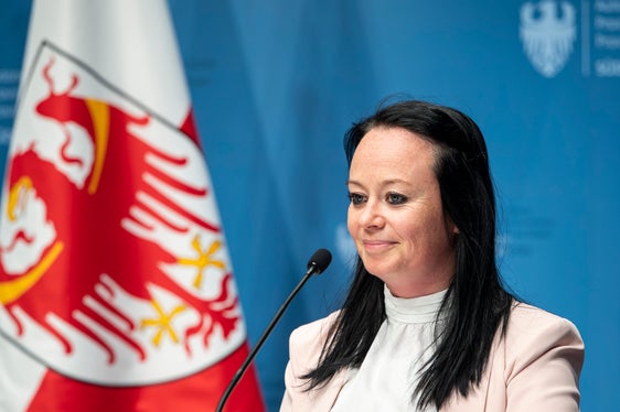 Dall’inizio di maggio Monika Conrater è direttrice dell’Agenzia per la famiglia della Provincia. Durante la conferenza stampa del 14 maggio, la direttrice ha sottolineato che uno dei suoi obiettivi principali è rafforzare la collaborazione con i Comuni e tutti gli altri partner coinvolti. (Foto: USP/Fabio Brucculeri)