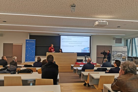 La dirigente dell'Istituto di Istruzione Secondaria Superiore Galileo Galilei, Paola Burzacca, ha illustrato le caratteristiche del percorso di studi (Foto: USP/Antonella Biancofiore)