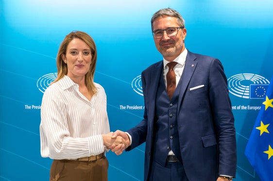 l presidente Arno Kompatscher e la presidente del Parlamento Europeo, Roberta Metsola (Foto: Unione Europea/EP/DainaLeLardic)