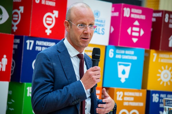 Die Forscher fühlen sich den Zielen des Klimaplans verpflichtet. Professor Alex Weissensteiner leitet die Forschungsallianz, welche die Erreichung der Ziele überwacht. (Foto: LPA/Fabio Brucculeri)