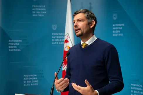 L'assessore alla mobilità, Daniel Alfreider, nel corso della conferenza stampa odierna (Foto: ASP/F. Brucculeri)