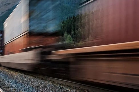 Die Landesregierung genehmigte auf Vorschlag von Mobilitätslandesrat Daniel Alfreider die neuen Richtlinien zur Förderung des Kombiverkehrs. Ziel ist es, mehr Güterverkehr entlang des Brennerkorridors von der Straße auf die Schiene zu verlagern. (Foto: Pexels; Verwendung nur im Zusammenhang mit dieser Pressemitteilung)