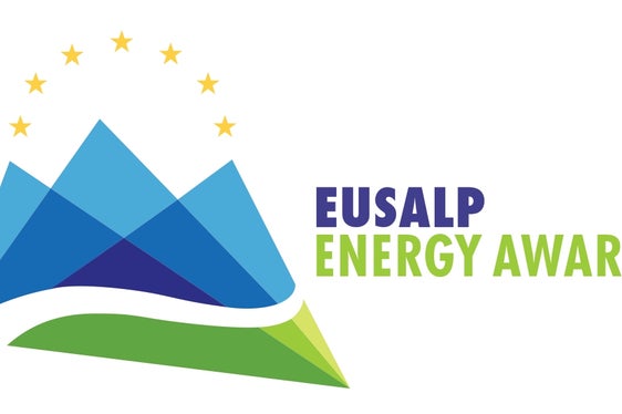 L'assessore provinciale Giuliano Vettorato ha consegnato i Premi Eusalp Energia 2022 insieme al coordinatore Eusalp presso la Presidenza del Consiglio dei Ministri Riccardo Celi (Foto: ASP)