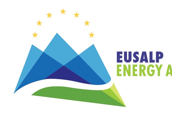 L'assessore provinciale Giuliano Vettorato ha consegnato i Premi Eusalp Energia 2022 insieme al coordinatore Eusalp presso la Presidenza del Consiglio dei Ministri Riccardo Celi (Foto: ASP)