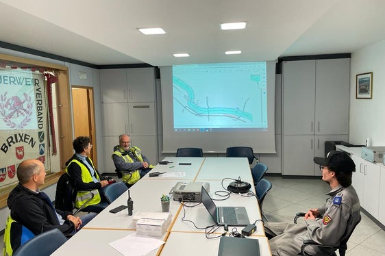 Vier Bezirkseinsatzzentralen der Freiwilliigen Feuerwehren wurden im Zuge der Hochwasserübung besetzt, im Bild jene von Brixen (Foto: LPALandesfeuerwehrverband BEZ Brixen)