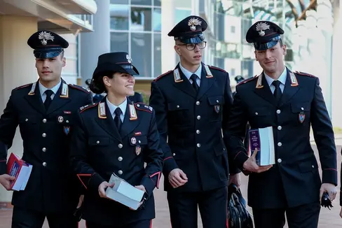 L'Arma dei carabinieri ha recentemente pubblicato un nuovo bando per il reclutamento di 626 Allievi Marescialli. Sono 24 i posti riservati alla provincia di Bolzano destinati ad aspiranti carabinieri in possesso del certificato di bilinguismo. (Foto: USP/Arma dei carabinieri)