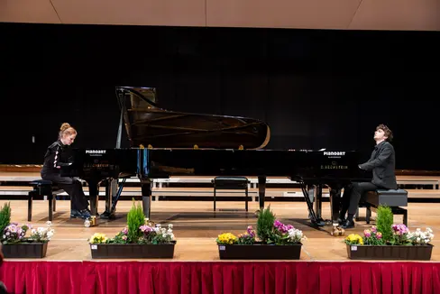 Stefanie Heinisch e Florian Gutmann (Scuola di musica di Merano/Val Passiria) hanno partecipato con grande successo a Landeck nella categoria musica da camera per pianoforte come Sync&Flow. In qualità di vincitori, parteciperanno alla fase successiva del concorso che si terrà a Vienna. (Foto: USP/Shakesbear Photography & Art)