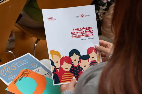 Im November startet der erste Lehrgang für Frauen in der Gemeindepolitik – Interessierte können sich dafür noch innerhalb Oktober online anmelden. (Foto: LPA/Greta Stuefer)