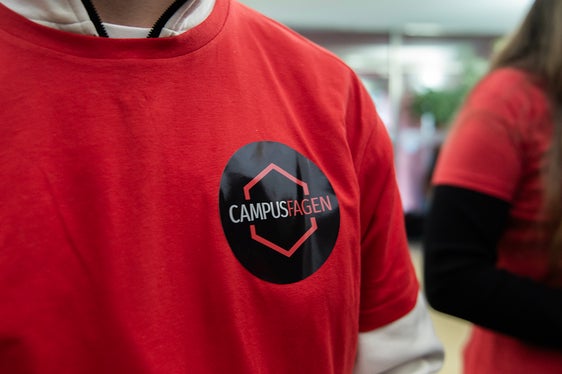 Erstmals in Südtirol startet im Schuljahr 2024/2025 ein Internationaler Klassenzug. Er ist am Realgymnasium Bozen, Schwerpunkt Angewandte Naturwissenschaften eingerichtet. (Foto: LPA/Claudia Corrent)