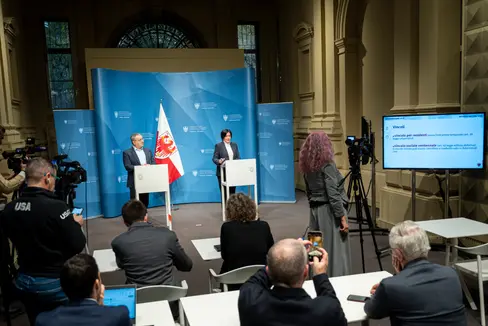 Einer der letzten großen Bereiche der Wohnreform 2025 kommt nun in die Umsetzung: Im Pressesaal des Palais Widmann wurden die Neuerungen der Wohnbauförderung erläutert. (Foto: LPA/Fabio Brucculeri)